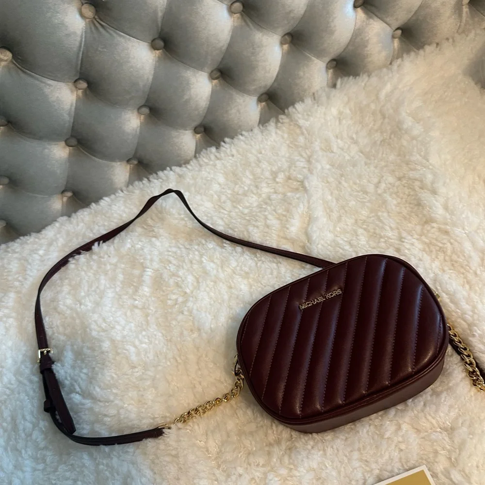 Michael Kors Rose small‎ quilted crossbody Bag with Gold Chain in Merlot